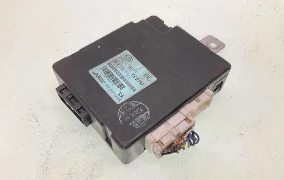 KIA Sorento Door central lock control unit/module 954003E300 S306900051 A000193