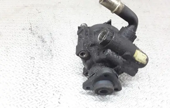 Alfa Romeo 147 Power steering pump 55183805