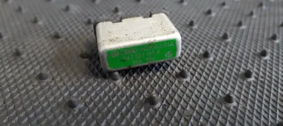 Volkswagen Golf IV Other relay 443937105A