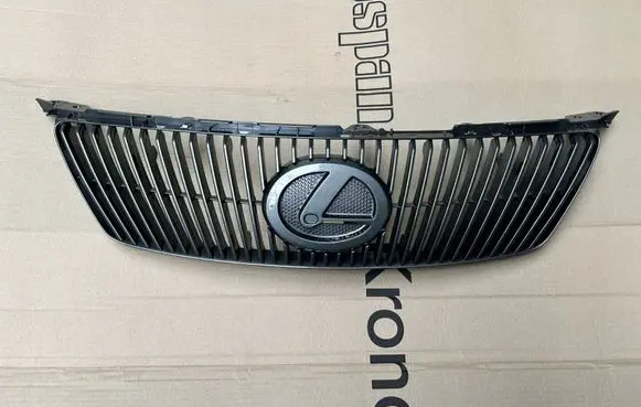 Lexus IS 220D-250-350 Front bumper upper radiator grill