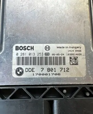BMW 5 E60 E61 Engine control unit/module 7801712 0281013253