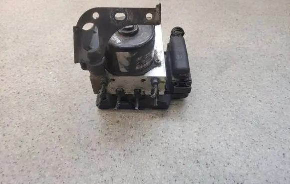 Volkswagen Sharan ABS Pump 7M3907379B28 7M3907379B