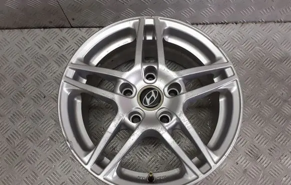 Hyundai i30 R15 alloy rim 