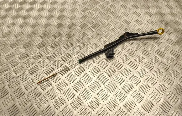 Ford Focus Oil level dip stick 9818926880