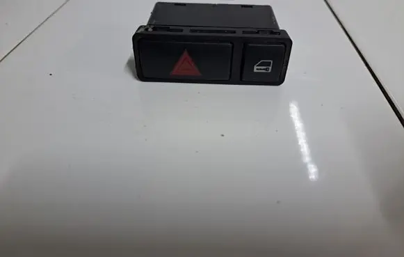 BMW 3 E46 Hazard light switch 61318368920