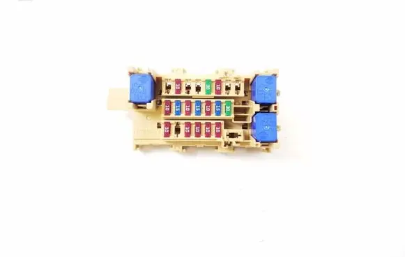 Infiniti Q70 Y51 Fuse module