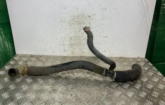 Coolant pipe/hose