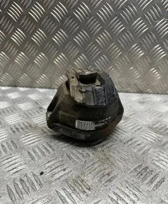 BMW 5 E60 E61 Engine mount bracket 6770641