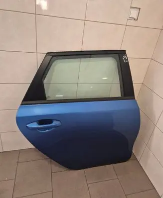 KIA Ceed Rear door 