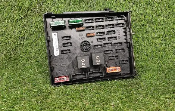 Volkswagen Tiguan Power management control unit 3C0937125A