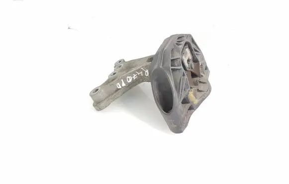 Peugeot 208 Engine mount bracket 9676780580
