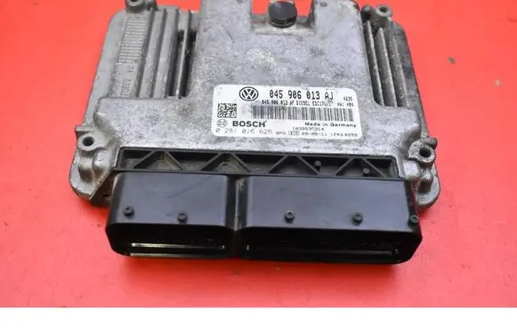 Skoda Fabia Mk2 (5J) Engine control unit/module ECU 045906013AJ