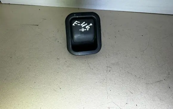 BMW 3 E46 12 V Socket (rear) 7008038