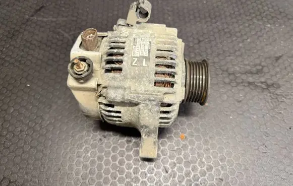 Toyota Corolla Verso E121 Generator/alternator 2706022100 1022112020
