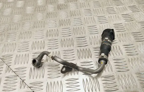 Coolant pipe/hose