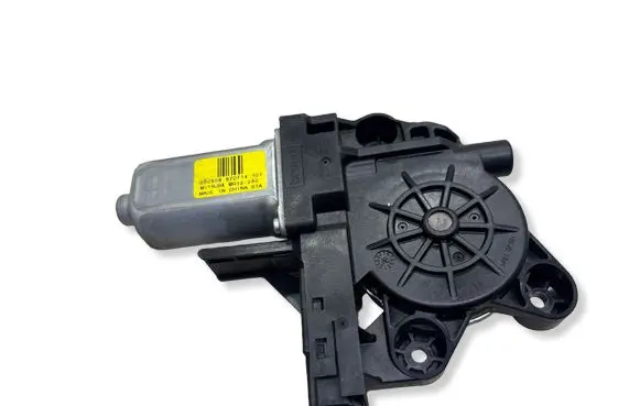 Volvo V70 Front door window regulator motor 970714101