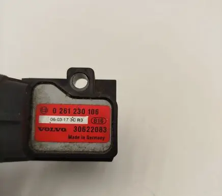 Volvo V70 Air pressure sensor 30622083 0261230106