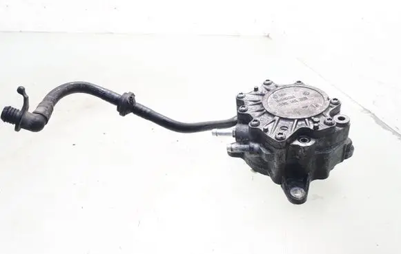 Volkswagen PASSAT B6 Fuel injection high pressure pump 03G145209 1K0612071D