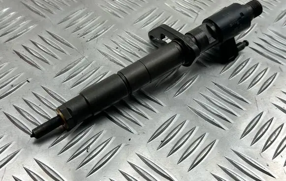 Fuel injector