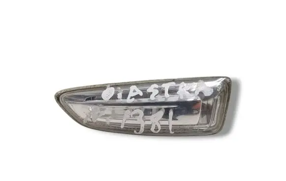 Opel Astra J Front fender indicator light 13273103