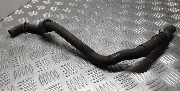 Volkswagen PASSAT B8 Engine coolant pipe/hose