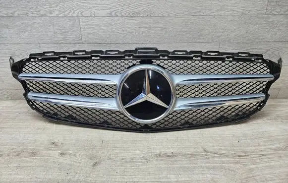 Mercedes-Benz C W205 Front bumper upper radiator grill A2058880023
