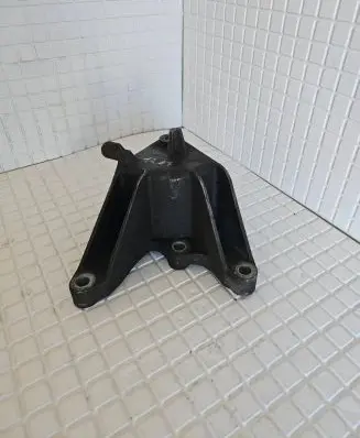 Opel Insignia A Engine mounting bracket 13228285