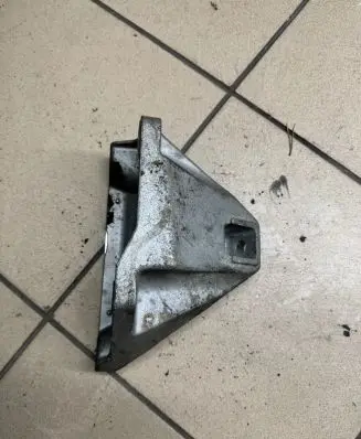 BMW 5 F10 F11 Engine mounting bracket 6777628