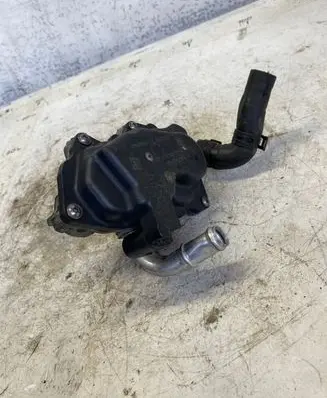 Volkswagen Touran III EGR valve 04l131501s