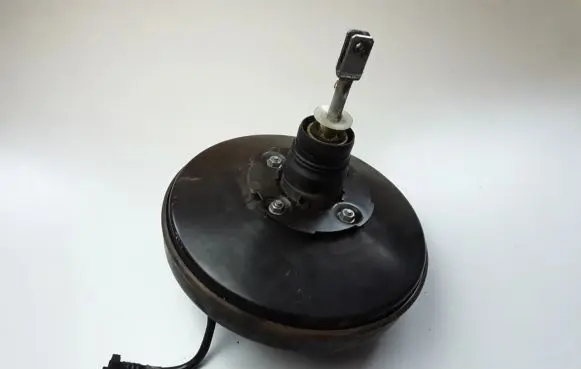 Renault Kangoo II Brake booster 0204051634