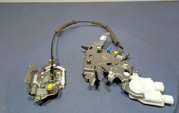Dacia Dokker Rear door lock