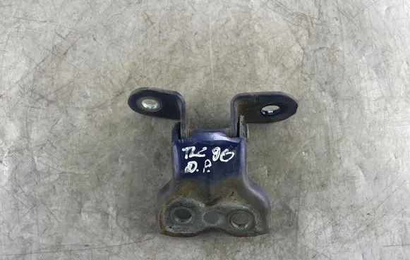 Toyota Land Cruiser (HDJ90) Front door upper hinge