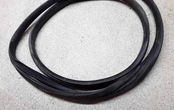 Alfa Romeo 159 Front door rubber seal