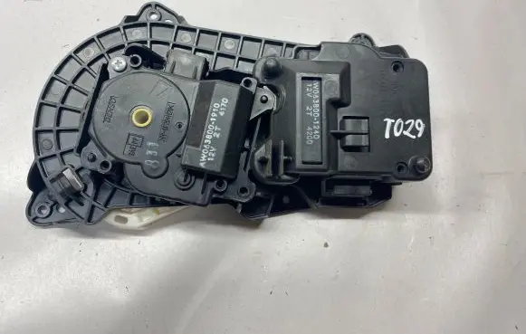 Chevrolet Camaro A/C air flow flap actuator/motor AW063800