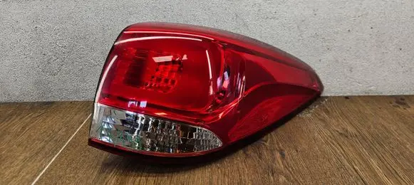 KIA Carens III Rear/tail lights 92402A4
