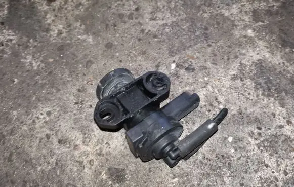 Citroen C8 Turbo solenoid valve 9635704380