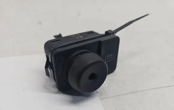 Ford Focus Windscreen/window heater switch 83020