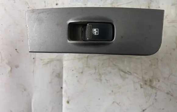 Hyundai Matrix Electric window control switch 9358017510