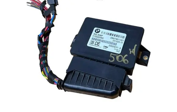 BMW 5 F10 F11 Hand brake control module 6798113 23122010 23620231A
