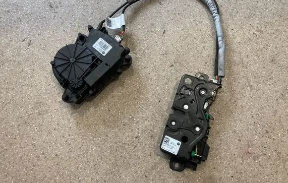 BMW X3 G01 Tailgate/trunk/boot lift motor 7383561 7357112