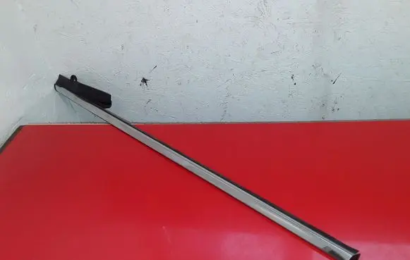 Chrysler Grand Voyager V Rear side glass trim NOCODE