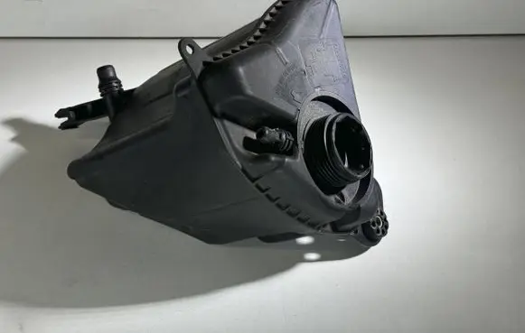 BMW 7 F01 F02 F03 F04 Coolant expansion tank/reservoir 7601949