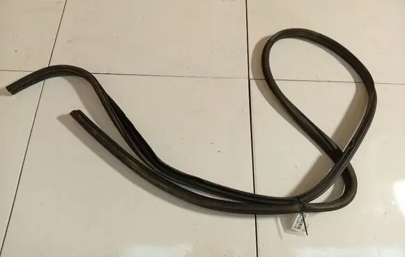 Ford Focus Rubber seal front coupe door 