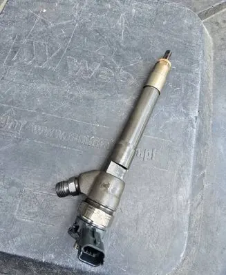 Nissan Qashqai Fuel injector H8201055367