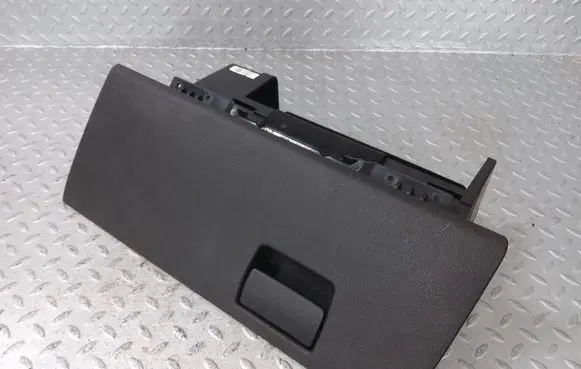 Chevrolet Volt I Glove box lid/cover 22830709