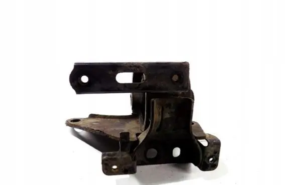 Toyota RAV 4 (XA20) Engine mount bracket