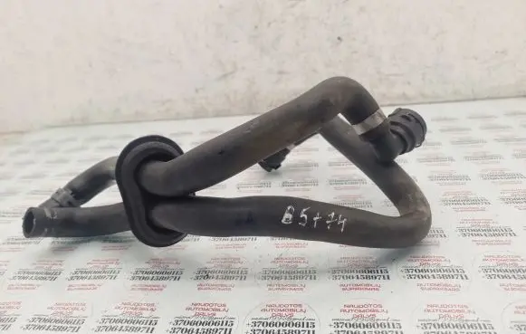 Volkswagen PASSAT B5.5 Engine coolant pipe/hose 8D0819373N