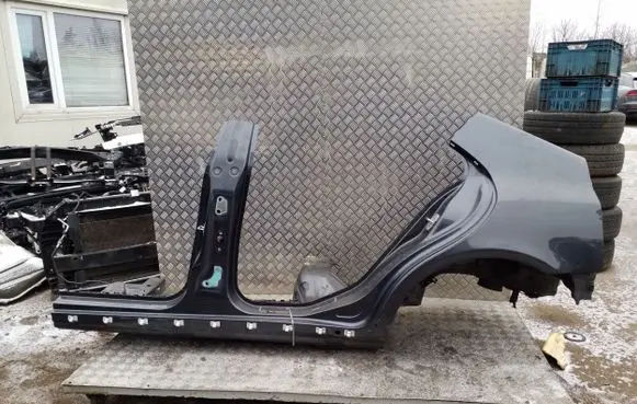Mercedes-Benz CLS C218 X218 Pillar (middle) 