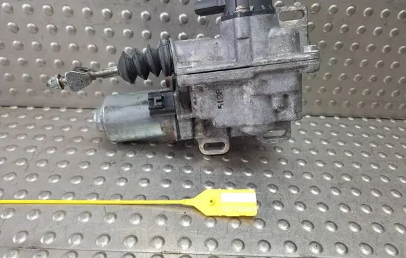 Toyota Yaris Clutch slave cylinder S27730648