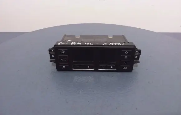 Audi A4 S4 B5 8D Climate control unit